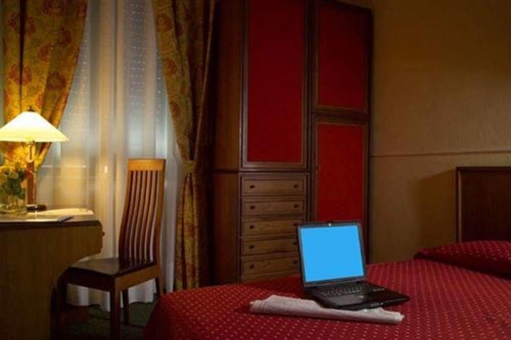 Hotel Johnny Milano Ngoại thất bức ảnh